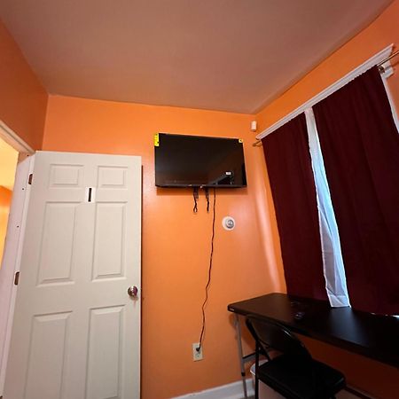 Fidellia Iron Room, Queen Bed Minutes From Newark Liberty International Airport And Newark Penn Station Exterior photo